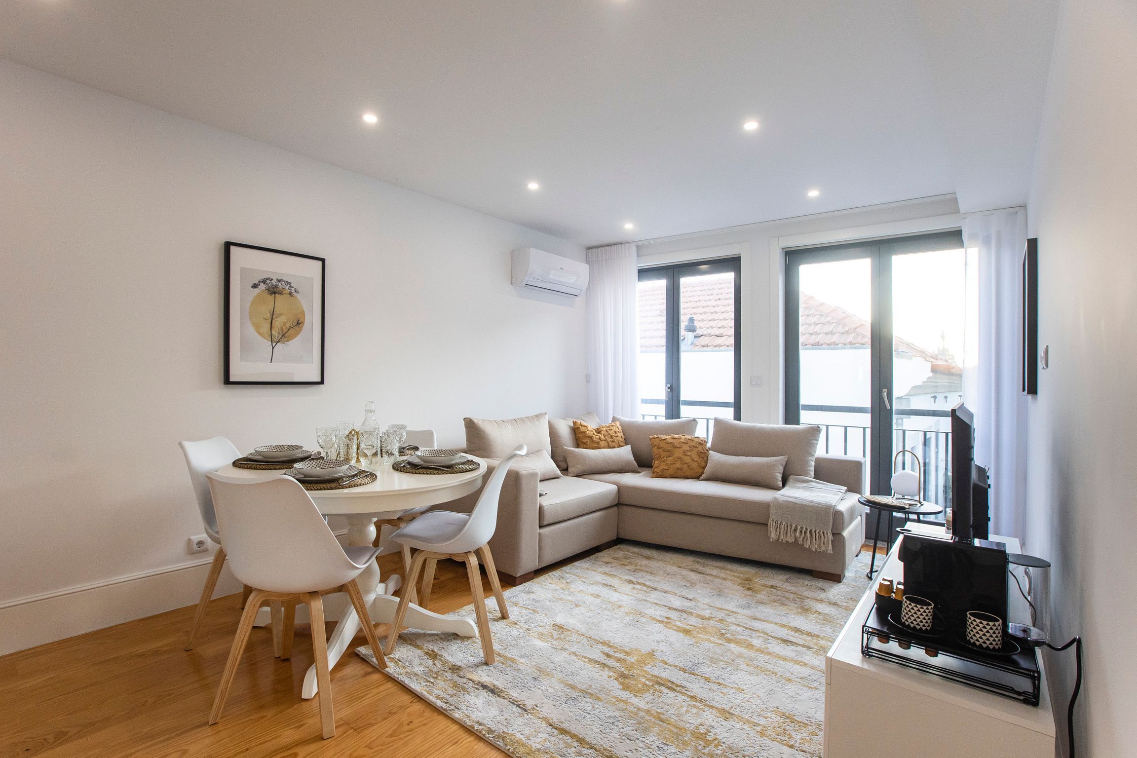 City Center 2BR Flat w/ AC by LovelyStay